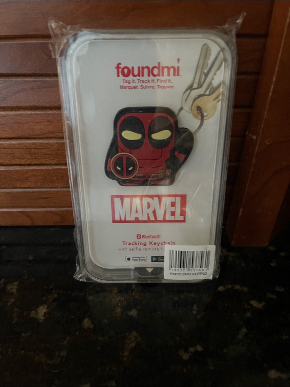 Foundmi Marvel Deadpool Bluetooth Tracking Keychain - Red/Black